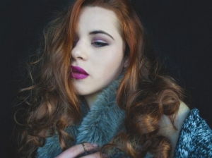 Gazdag és érzéki nő